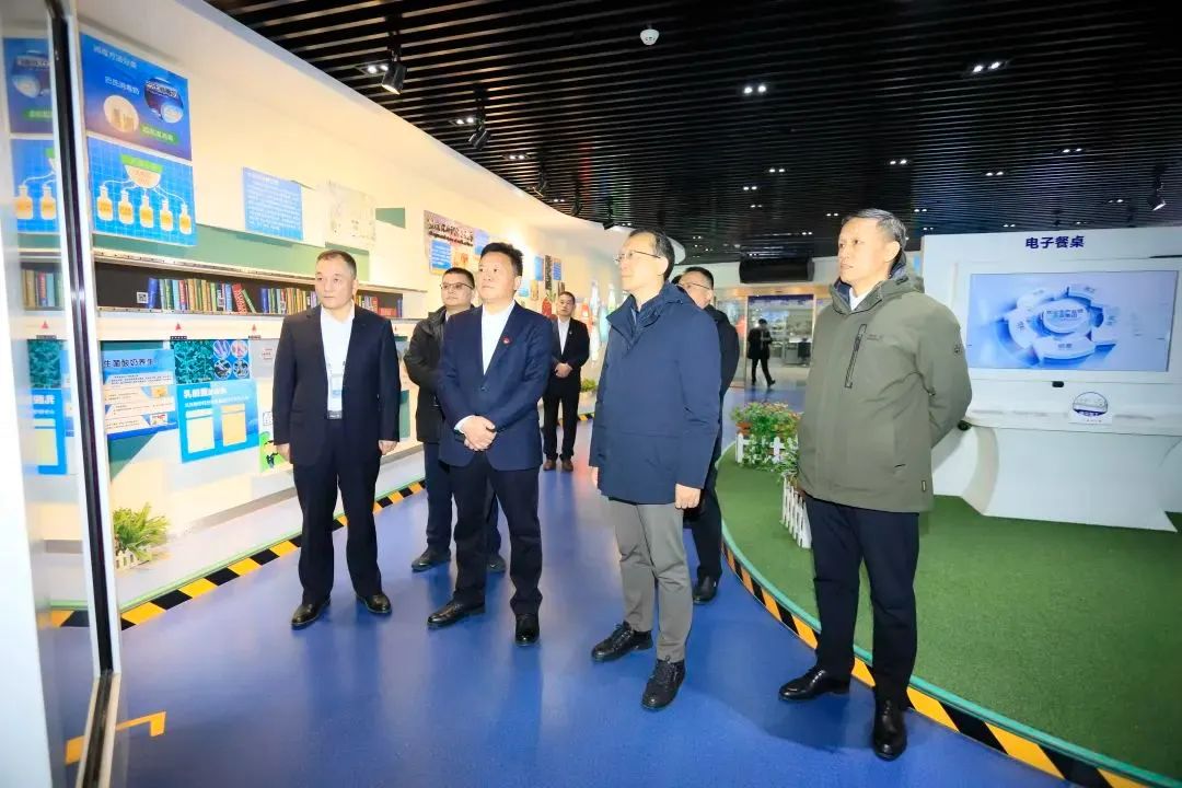 省政府国资委党委书记、主任李涛一行到OD（中国）一站式服务平台乳业集团调研