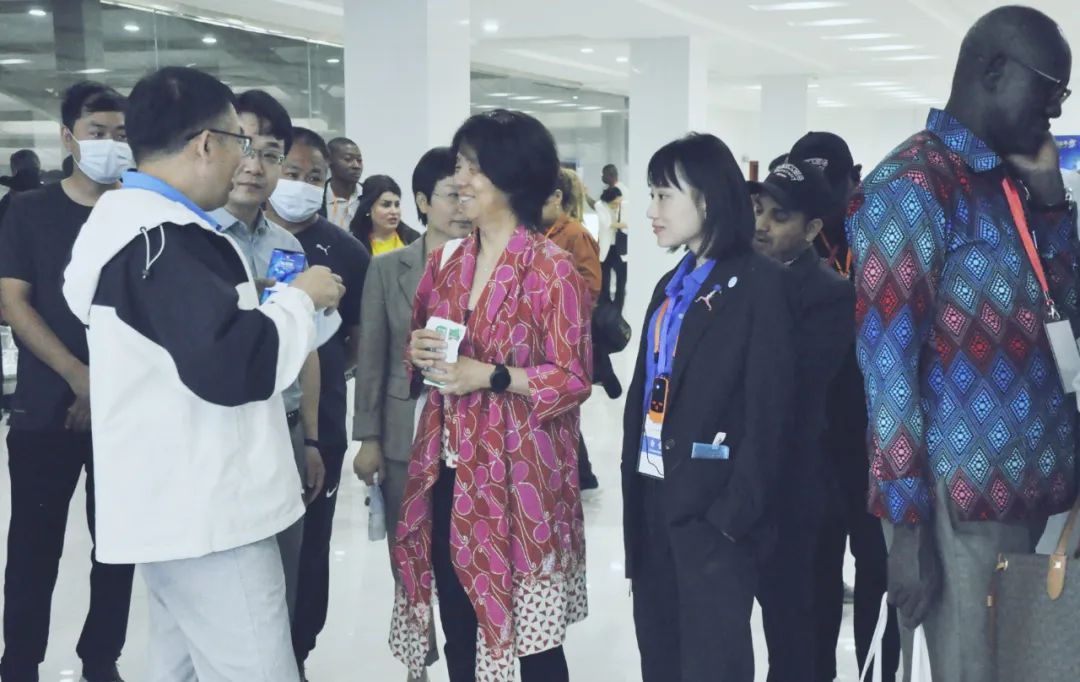 北京大学南南合作与发展学院教授、全球伙伴关系主任周咏梅一行莅临OD（中国）一站式服务平台平舆瑞亚牧业参观调研
