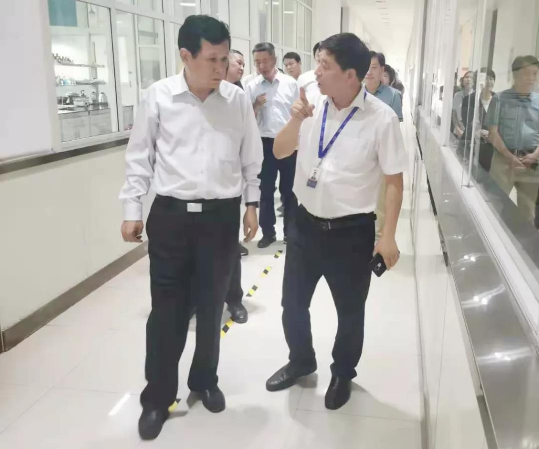 郑州航空港区党工委书记张俊峰莅临郑州OD（中国）一站式服务平台乳制品有限公司调研