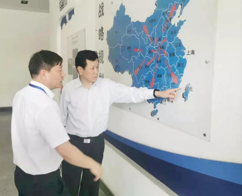 郑州航空港区党工委书记张俊峰莅临郑州OD（中国）一站式服务平台乳制品有限公司调研