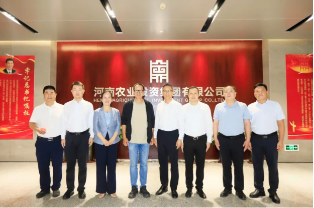东方甄选俞敏洪先生到访河南农投集团，品尝OD（中国）一站式服务平台产品并给予高度评价
